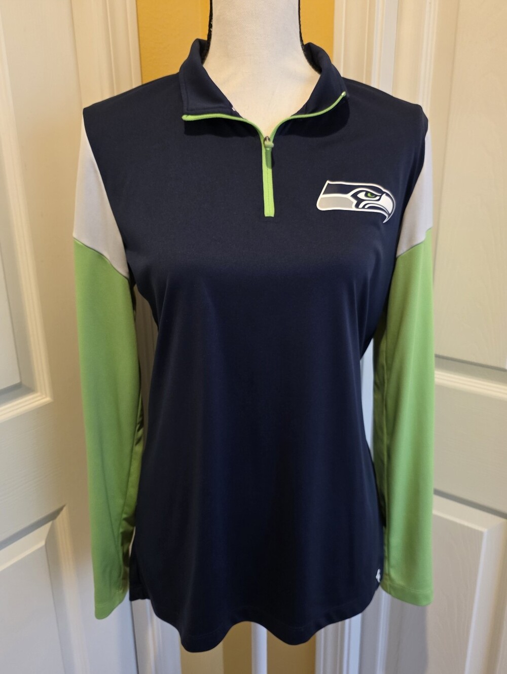 SEATTLE SEAHAWKS ZIPPERED JERSEY TOP, SIZE L